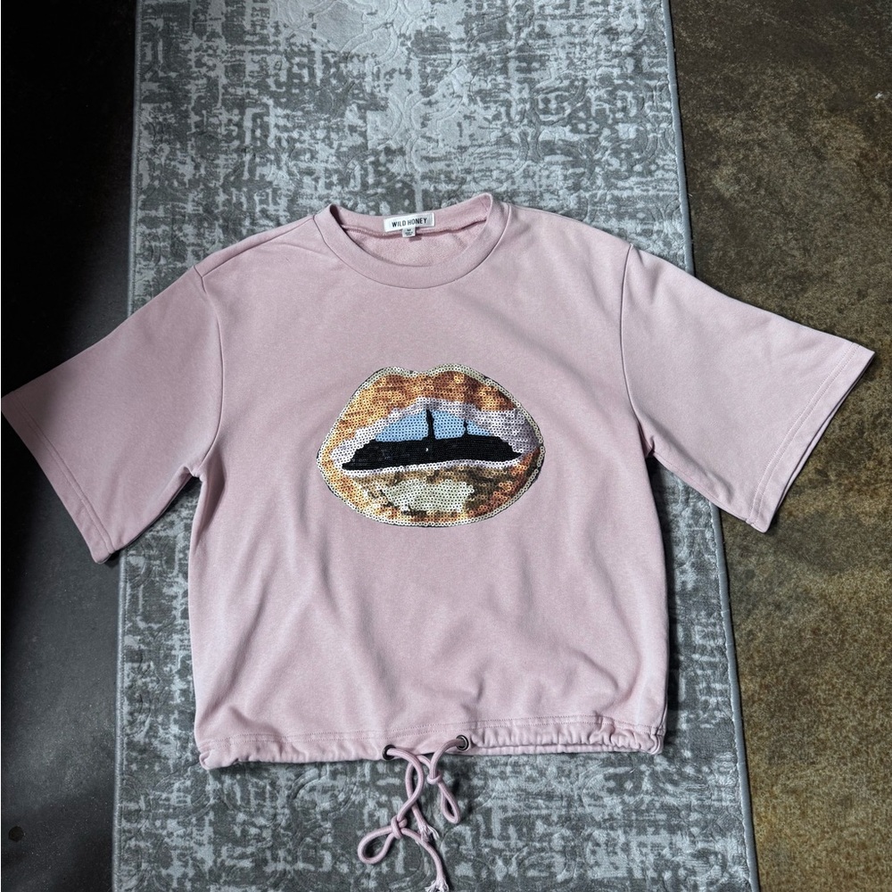 Wild Honey sweatshirt with Sequin Lips